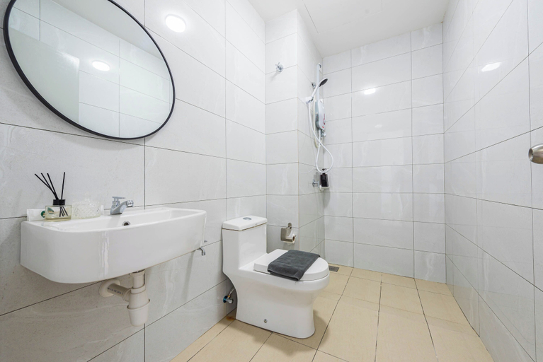 Bathroom 5, Amber Cove Premier Suites Melaka, Malacca City