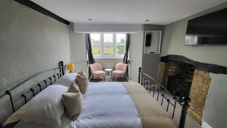 Room 4, Unicorn Inn, Oxfordshire