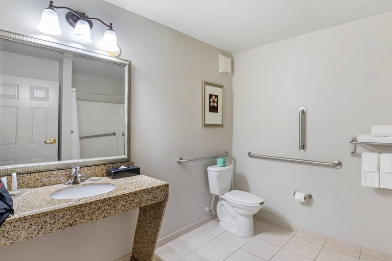 Bathroom 4, Country Inn & Suites by Radisson, Ashland - Hanover, VA, Hanover