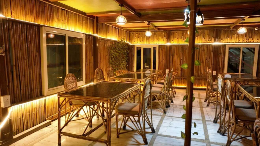Dining, V4Y Hotel 4U Tapovan Rishikesh, Garhwal