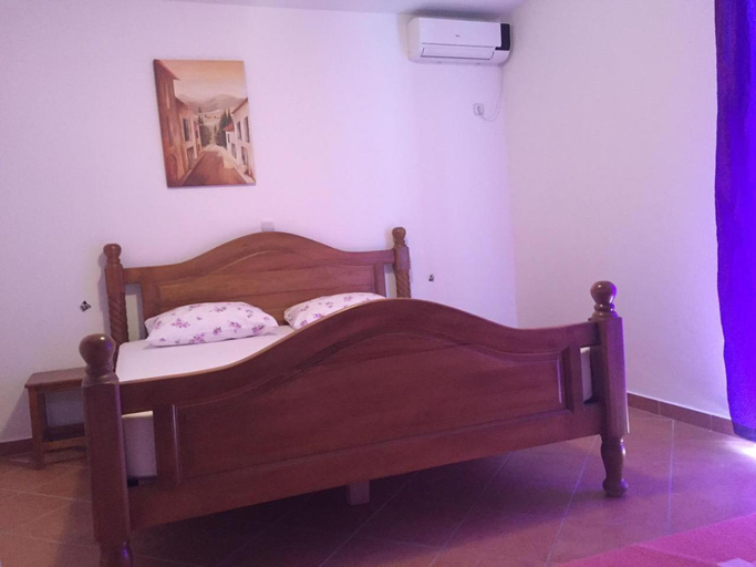 5, Apartments Pupovic