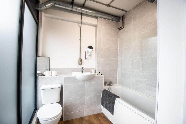 Bathroom 5, The Works by Guestz, Warrington