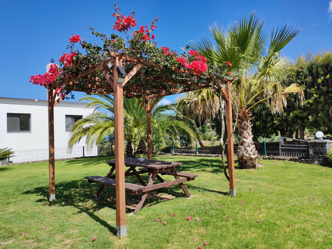 Others 3, Quinta Velha, Ribeira Grande