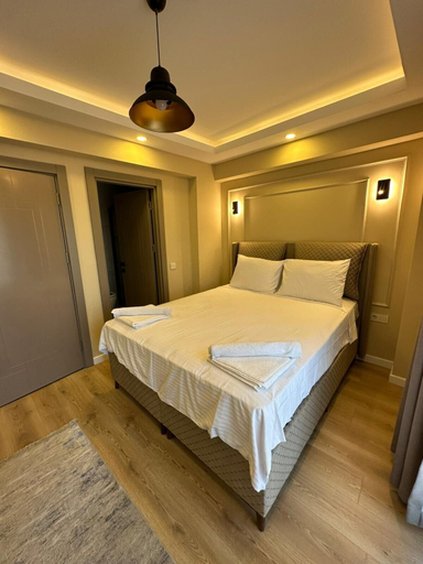 Room 4, vem hause, Fatih
