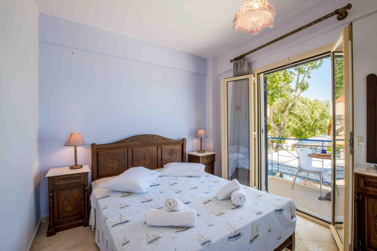 3, SALTY BREEZE Beachfront Apartment, Ionian Islands