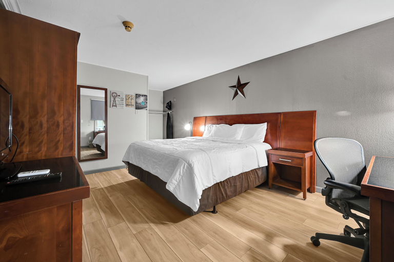 Bedroom 3, Harvest Drive Family Inn, Lancaster