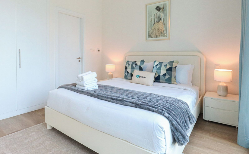Bedroom 2, HiGuests - Bay central, Dubai