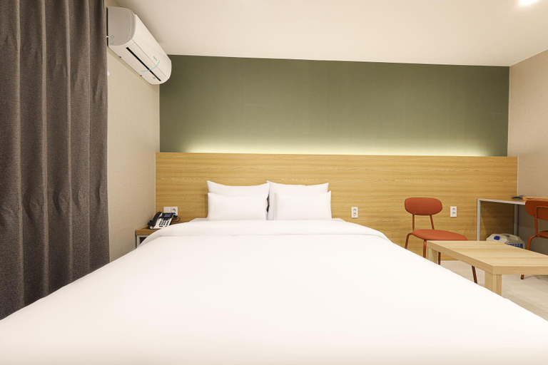 Bedroom 3, Gimhae Buwondong Camrest Hotel , Gimhae