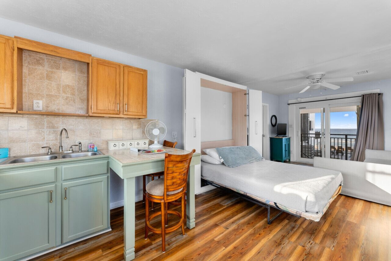 Interior 3, Pool, 7 Bedrooms, Direct Oceanfront, 4 Kitchens, Volusia