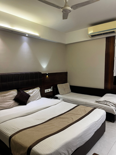 Room 2, Hotel Shiv Sagar NX, Ujjain