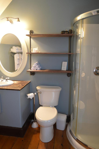 Bathroom 3, Magnetic Hill Winery, Westmorland