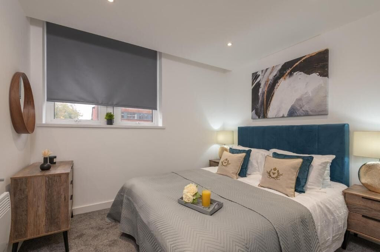 Room 4, Thornhill House by Guestz, Wakefield