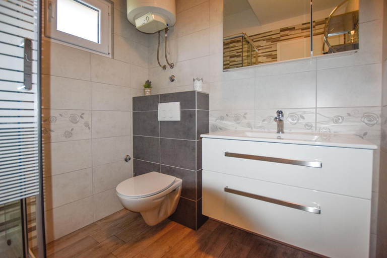 Bathroom 2, Apartments and Room Danijel, Sveti Filip i Jakov