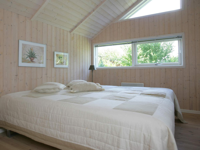 Bedroom 2, 5 Star Holiday Home in Vaeggerlose, Guldborgsund