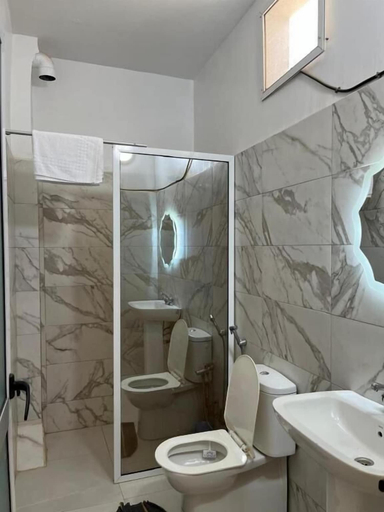 Bathroom 2, Résidence astou et ndiaga, Dakar