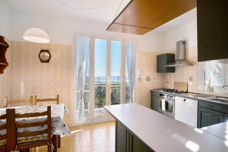 Others 5, Villa In Collina Vista Mare, Imperia