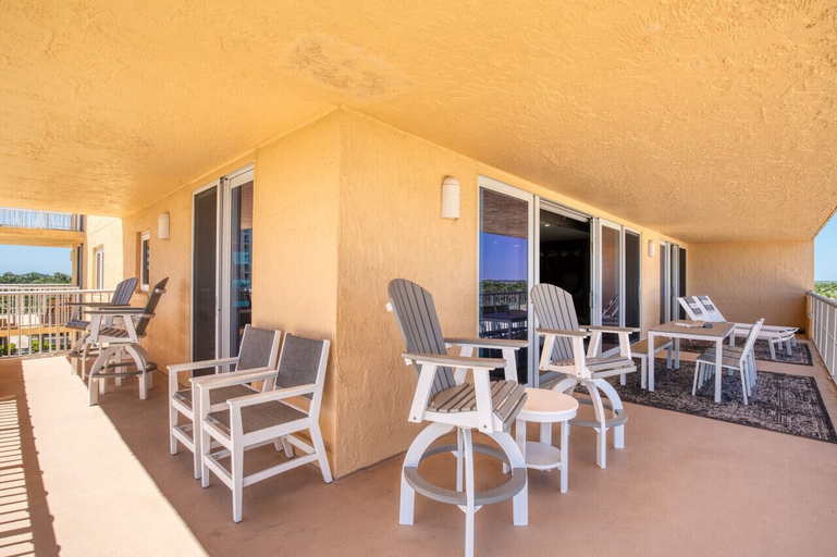 Food & Drinks 4, New Smyrna Luxury Beachfront Condo Pool Hot Tub, Volusia