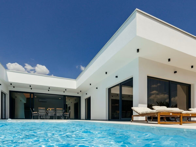 Outdoor pool 2, Villa Aura With Heated Pool, Proložac