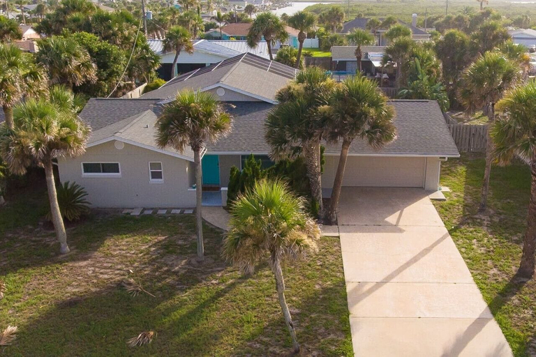Interior 5, Sandcastle Harbor Pool & Firepit Steps to the Beach!, Volusia