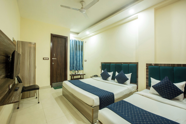 Bedroom 3, Hotel Popular Suites, Delhi
