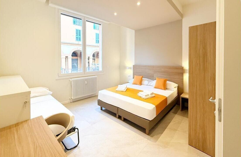 Room 4, Saragozza 114, Bologna