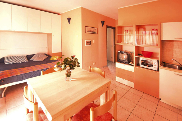 Private kitchen 2, Residence Casa & Vela With Private Beach, Oggebbio, Verbano-Cusio-Ossola