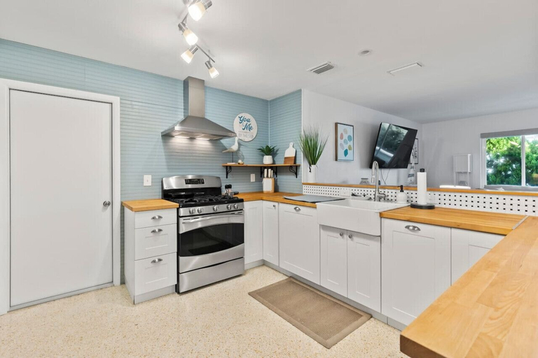 Interior 4, Sandcastle Harbor Pool & Firepit Steps to the Beach!, Volusia