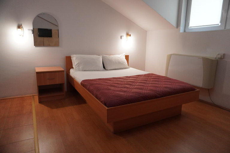 Others 4, Livija rooms