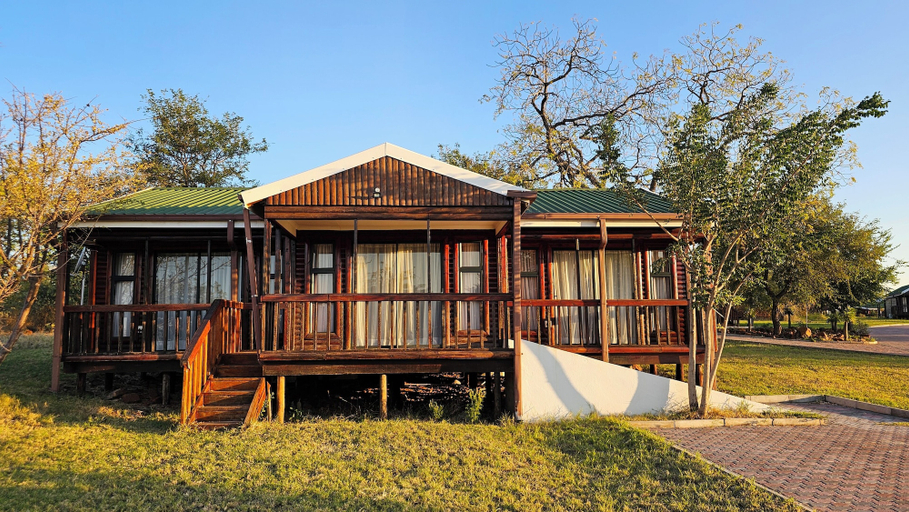 Exterior 2, Zebra Hilltop Lodge, Beitbridge