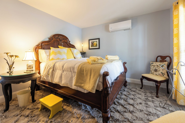 Room 4, Windsong Retreat 2, Sullivan