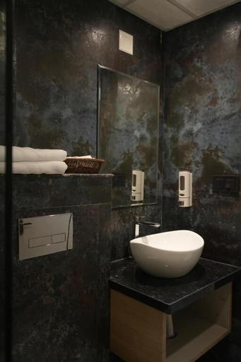 Bathroom 2, Hotel Global Inn Keonjhar, Kendujhar