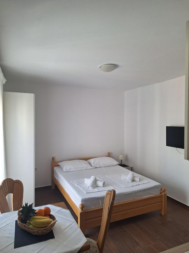 Bedroom 2, Apartments Dalmacija, Podstrana