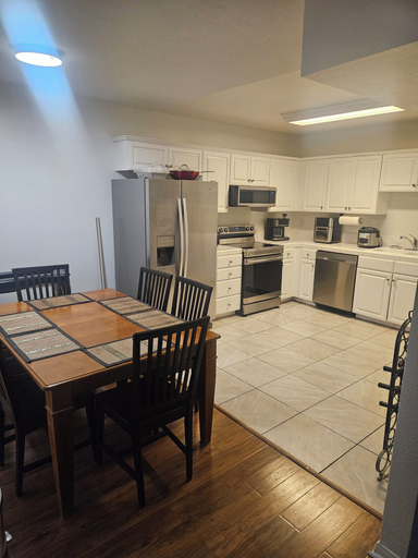 Dining, Escondido Urban Stay - 2BR Apartment, San Diego