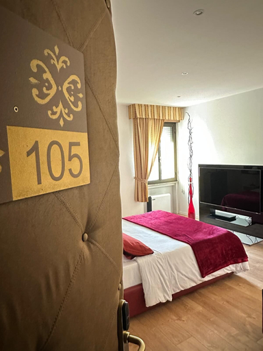 Bedroom 4, VILLA RIVIERA, Udine