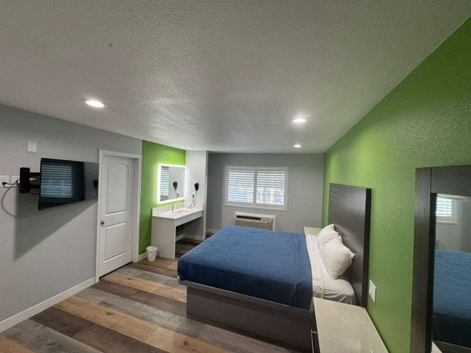 Bedroom 3, Palm Motel - Rosemead, Los Angeles