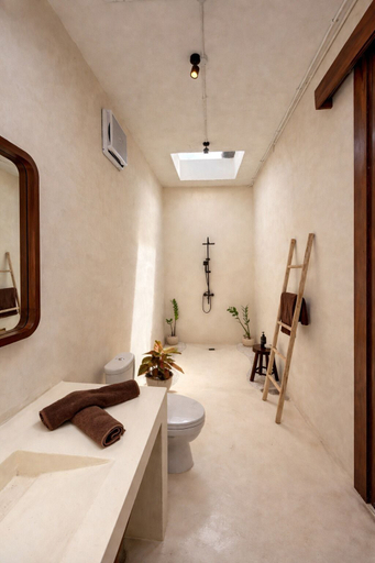 Bathroom 3, Seni Boutique Hotel, Badung