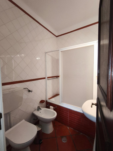Bathroom 2, Landroal Residencial, Alandroal