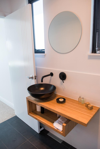 Bathroom, Dragonfly Cottages, Cabonne