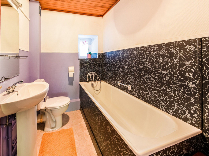 Bathroom 4, Forestside Escape for 15 Guests, Luxembourg