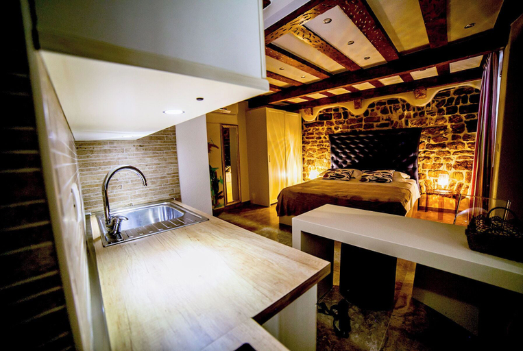 Others 4, Apartment Genius Loci, Split