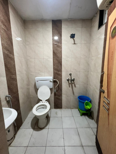 Bathroom 3, Hotel Crystal Inn, Lucknow