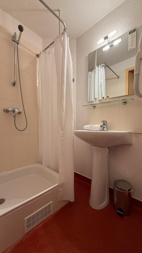 Bathroom 3, Hotel de L'Opera, Gironde