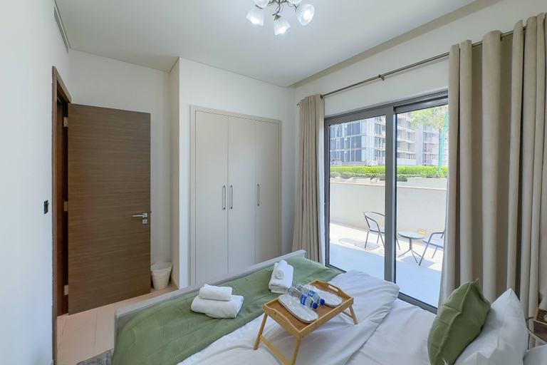 Room 3, 1-BR APT in Sobha Creek Vistas Tower B, Dubai