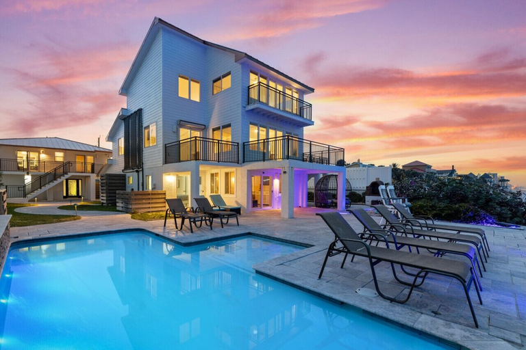 Primary image, Pool, 7 Bedrooms, Direct Oceanfront, 4 Kitchens, Volusia