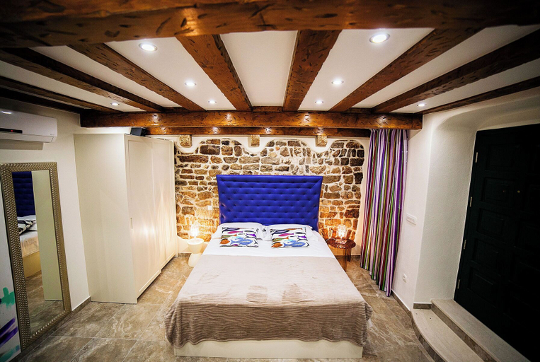 Others 1, Apartment Genius Loci, Split