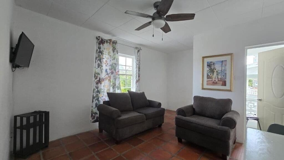 Living area, Classic One-Bedroom Apartment W King bed