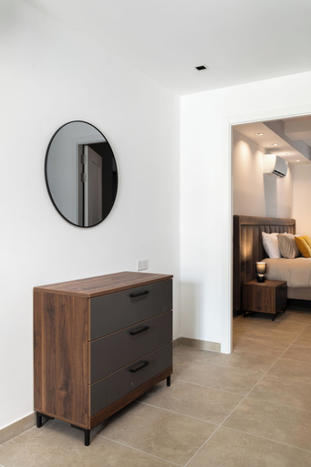 Room 2, Modern 1BR APTS near Manoel & Tigne