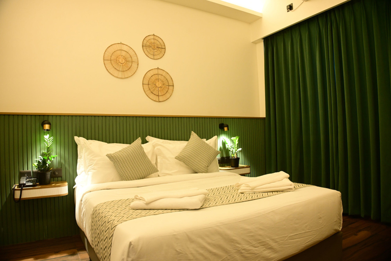 Room 3, Earth Hotels Hebbal, Bangalore