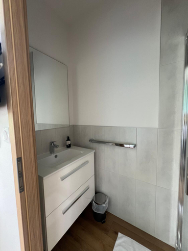 Bathroom 3, La Cascade, Doubs