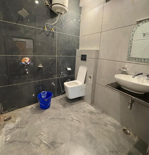 Bathroom 3, Hotel Manisha, Uttarkashi